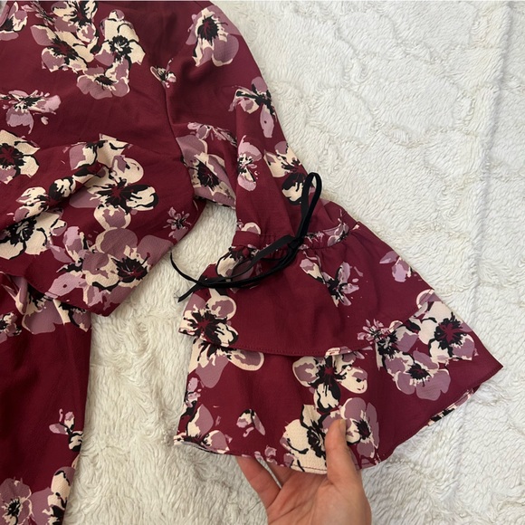 NWT Kimi & Kai Maternity Nursing Floral Tiered Panel Tunic Flutter Sleeve Medium - Picture 2 of 12